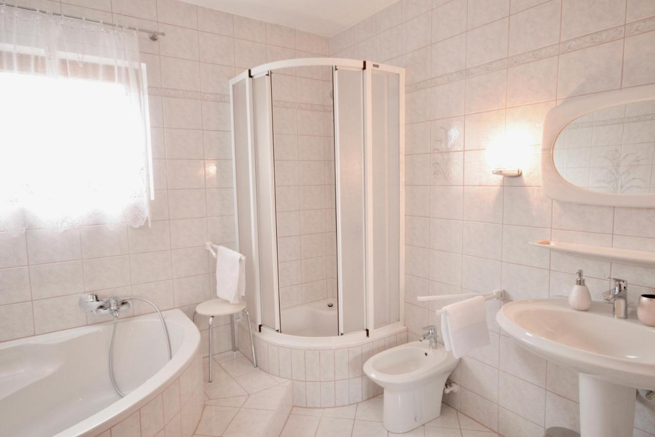 Ferienwohnung ลอยช์ชาค ภายนอก รูปภาพ